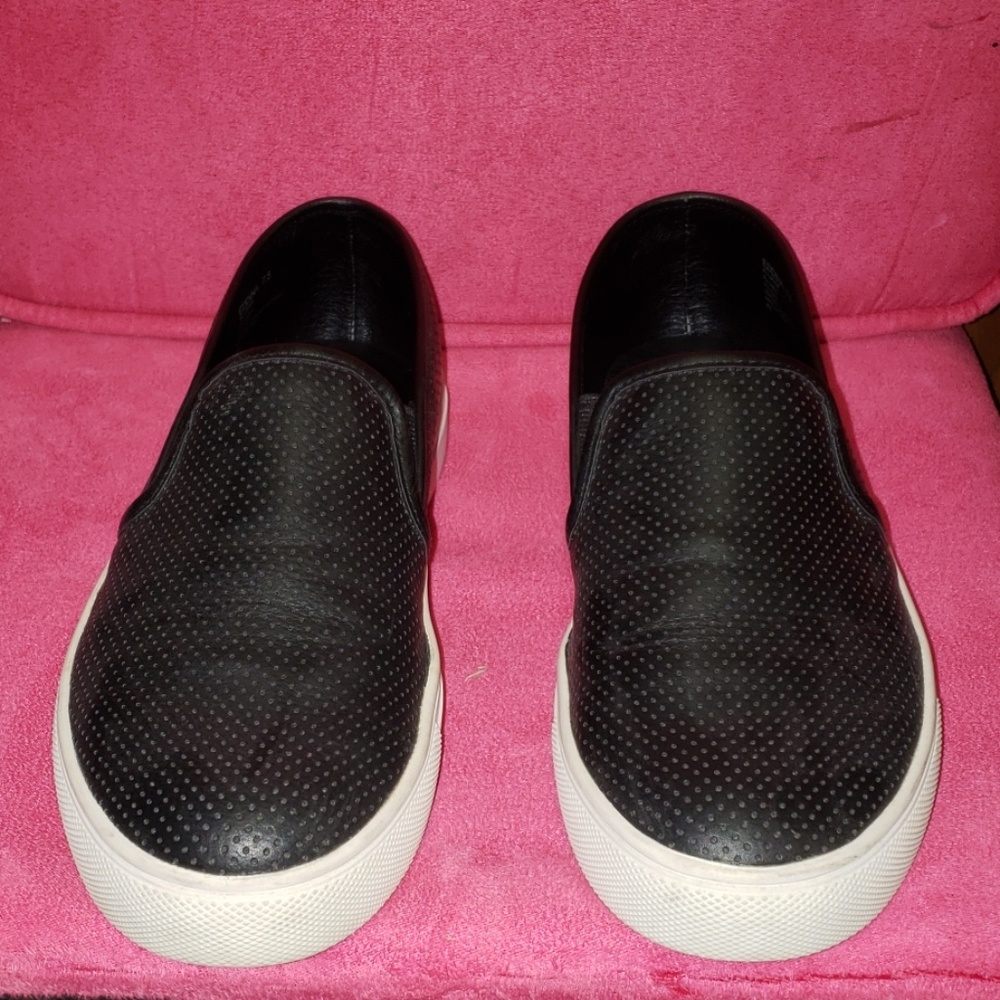 Steve madden slip on sneakers